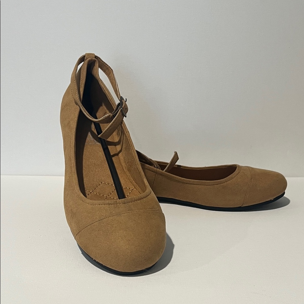 Chic Tan Loafers with Ankle Strap